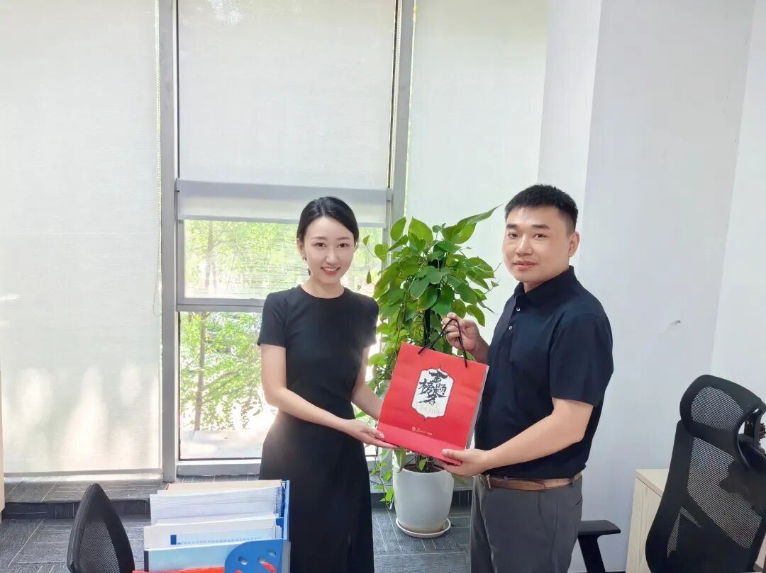 金榜题名传捷报 工会关怀送温情—金年会电力集团工会恭贺员工子女中考金榜题名