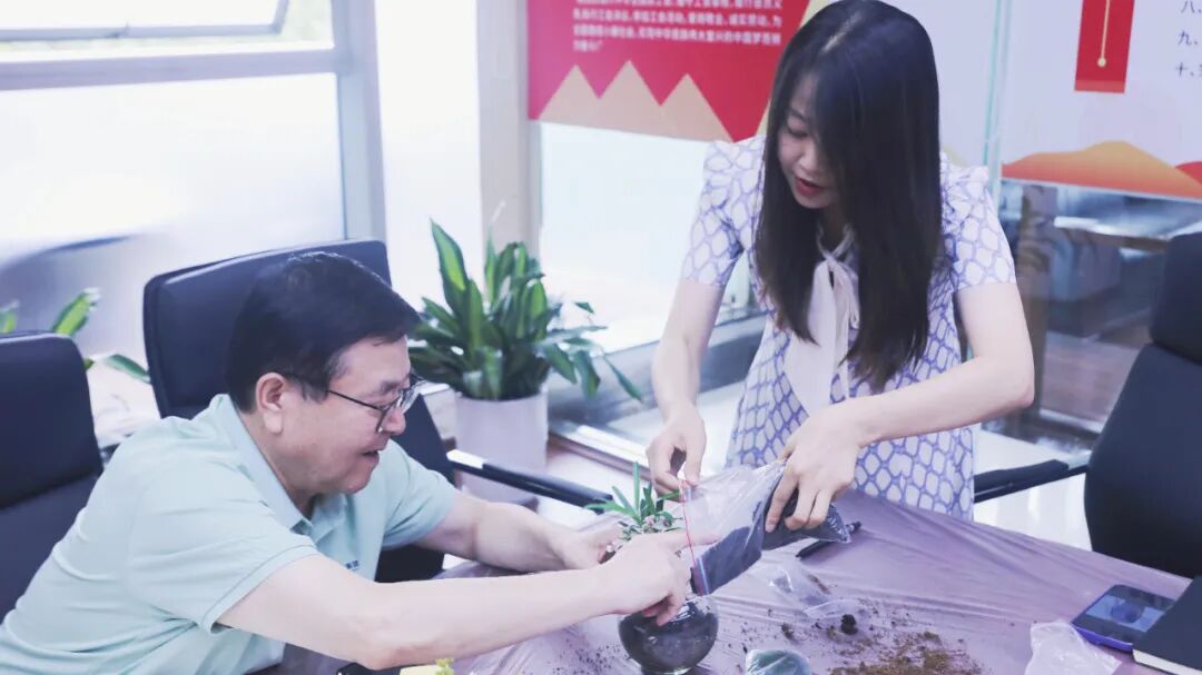 匠心传承育栋梁 感恩引路筑未来--金年会电力集团开展干部三期“匠心育人 感恩有您”活动